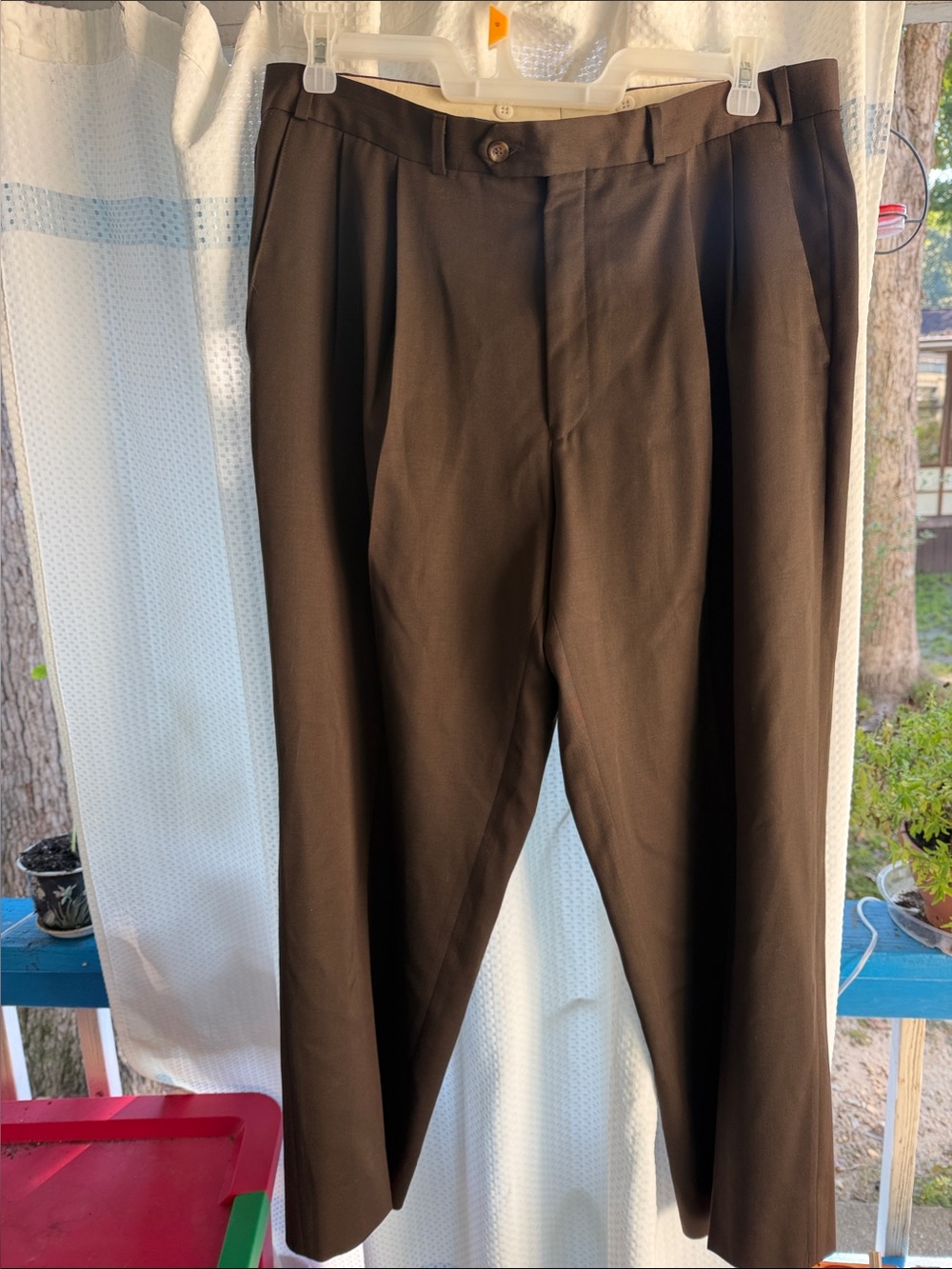 Men's Pleated Dress Pants in Brown